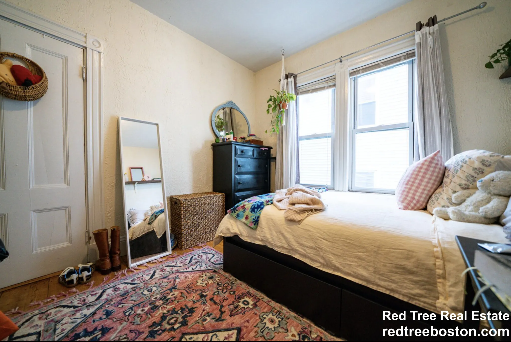 133 Saint Alphonsus St, Mission Hill