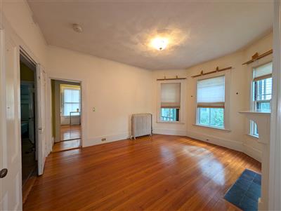 8 Hurlbut St, Neighborhood Nine