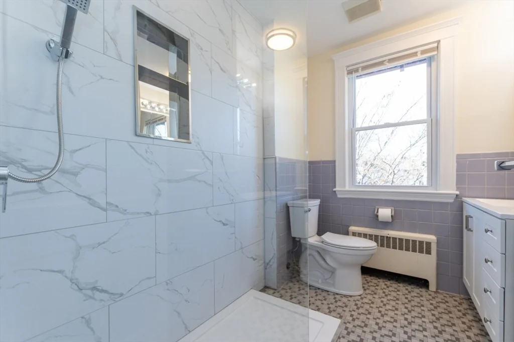 81 Cushing Ave, Belmont
