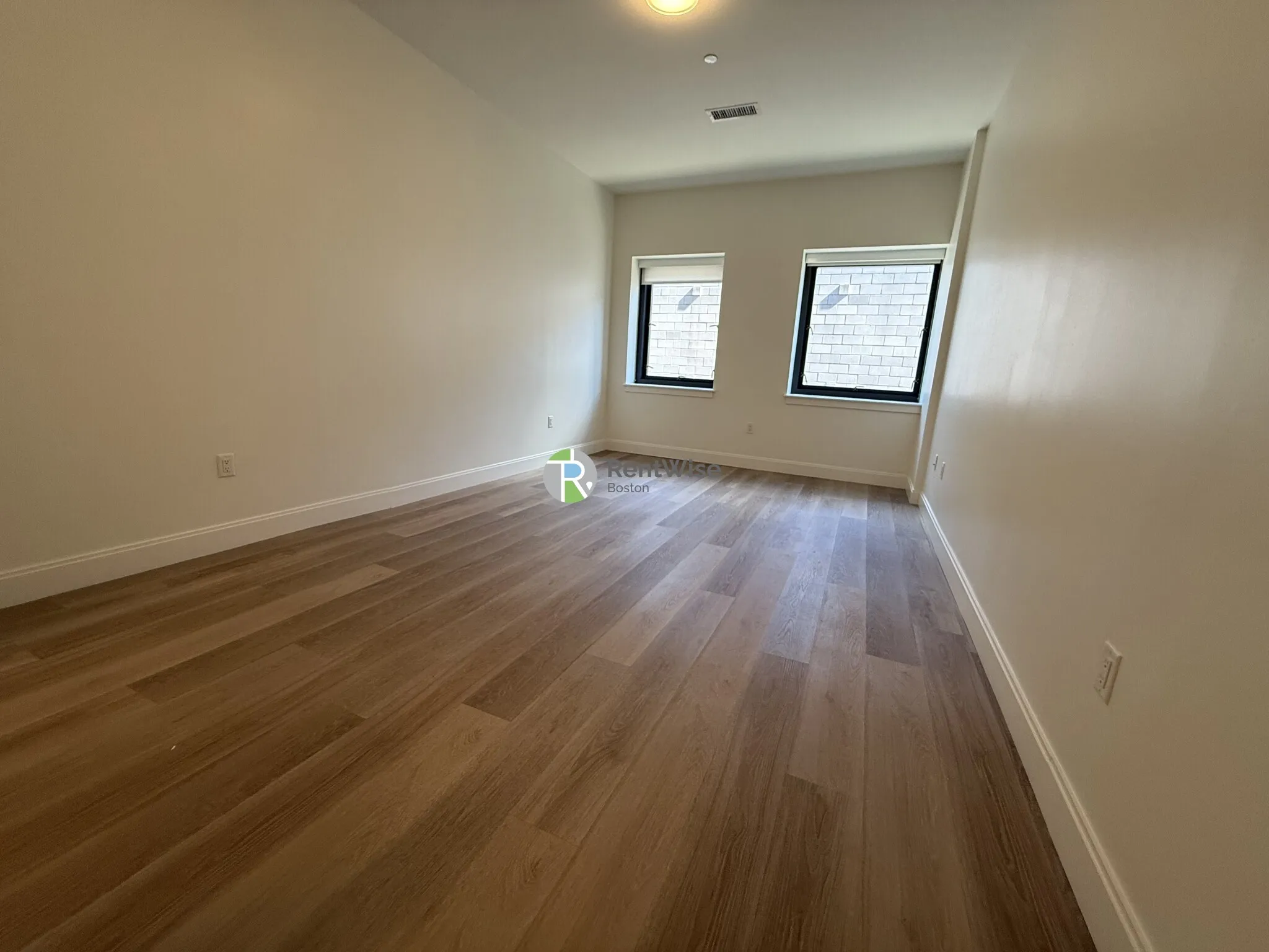 1079 Commonwealth Ave, Allston