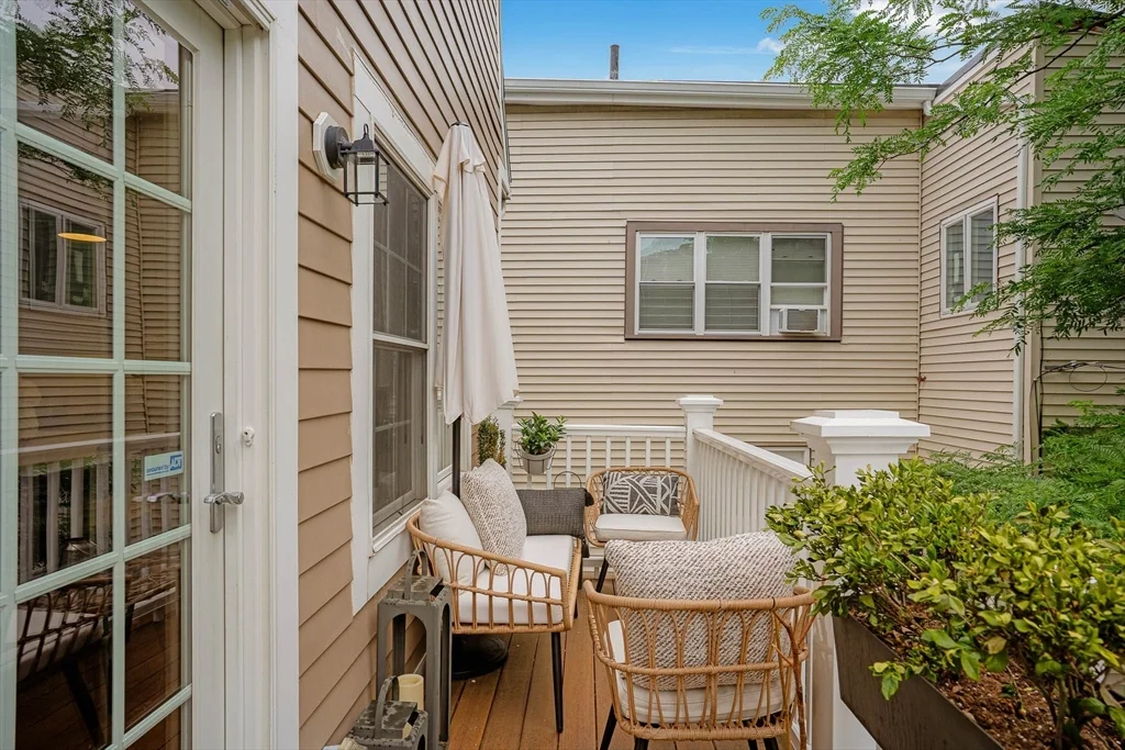 39 Cottage St, East Boston