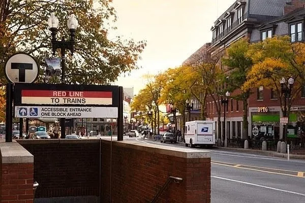 16 Chauncy St, Neighborhood Nine