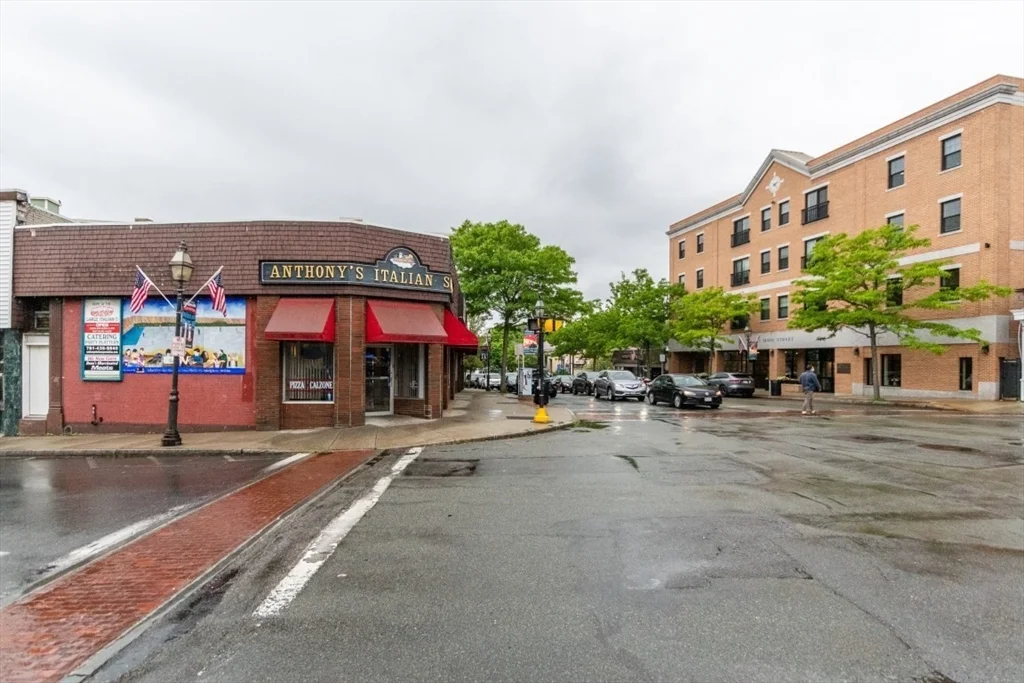 19-1 Spring St, Stoneham