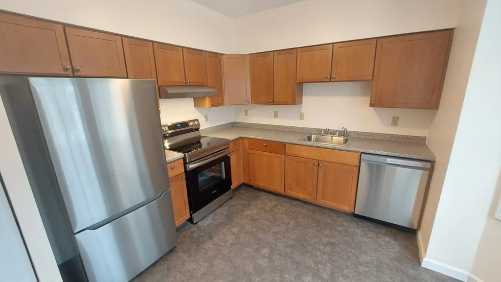 49 Cedar St, Roxbury