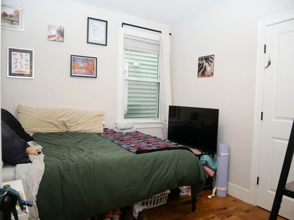 255 Paris, East Boston