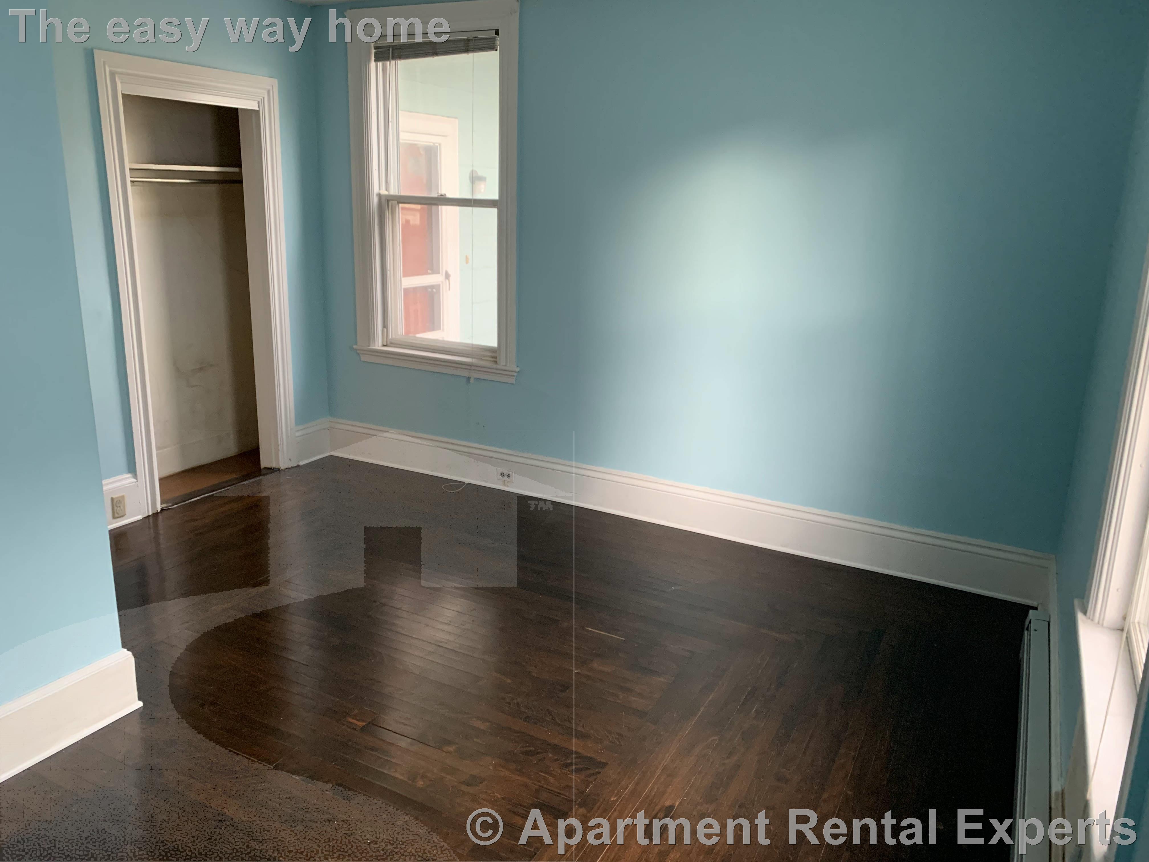 53 Oakland St, Medford Square