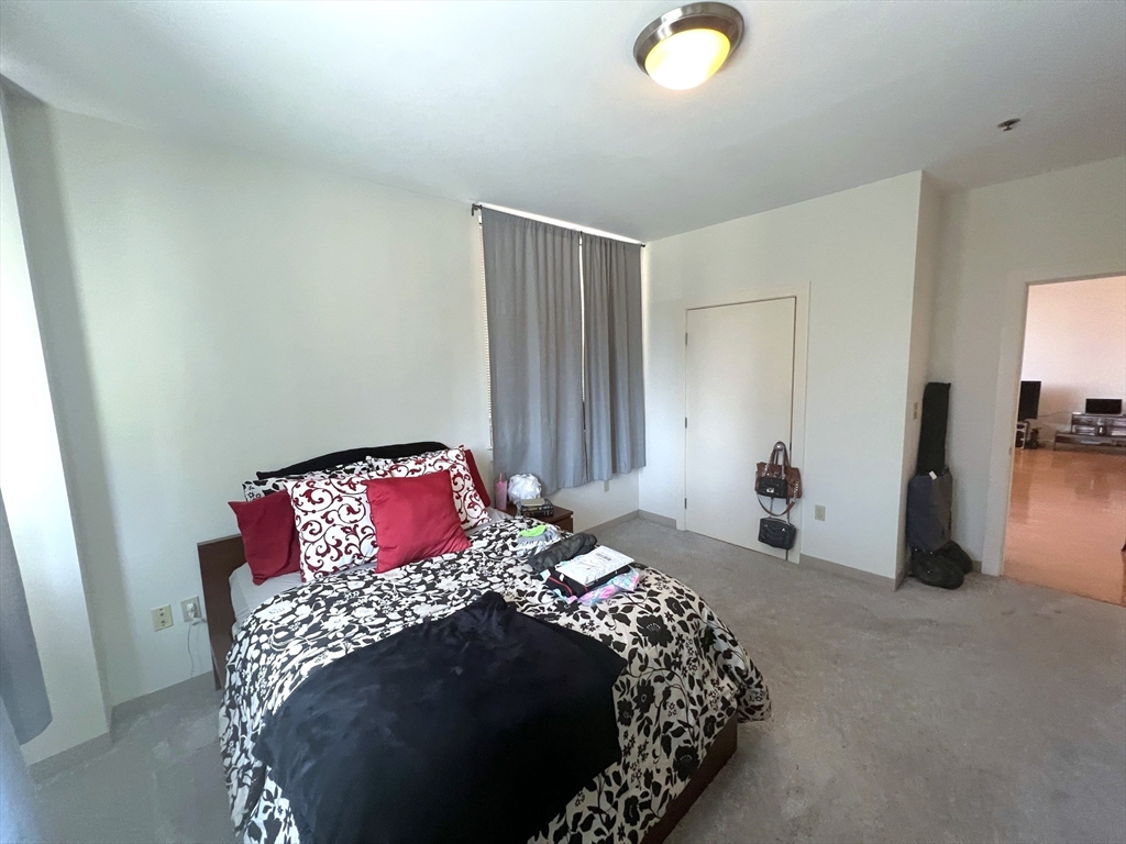 234 Causeway St, West End