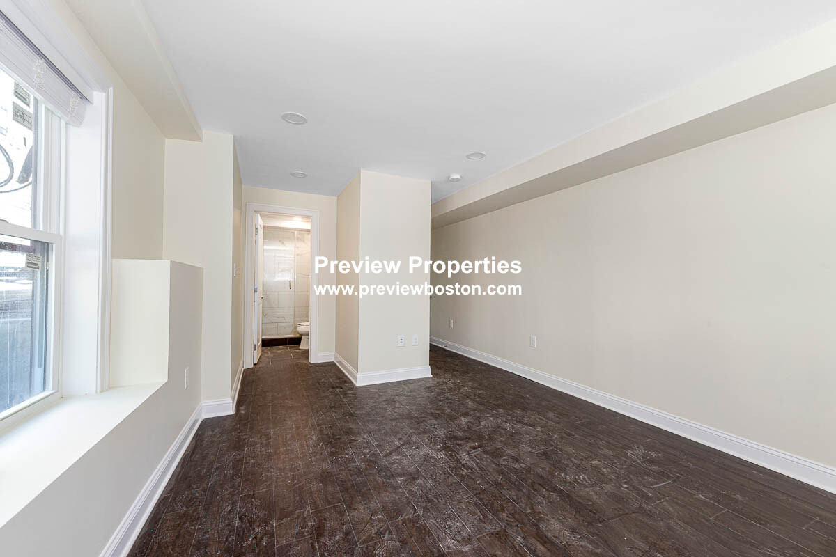 70 Stanley Ave, South Medford