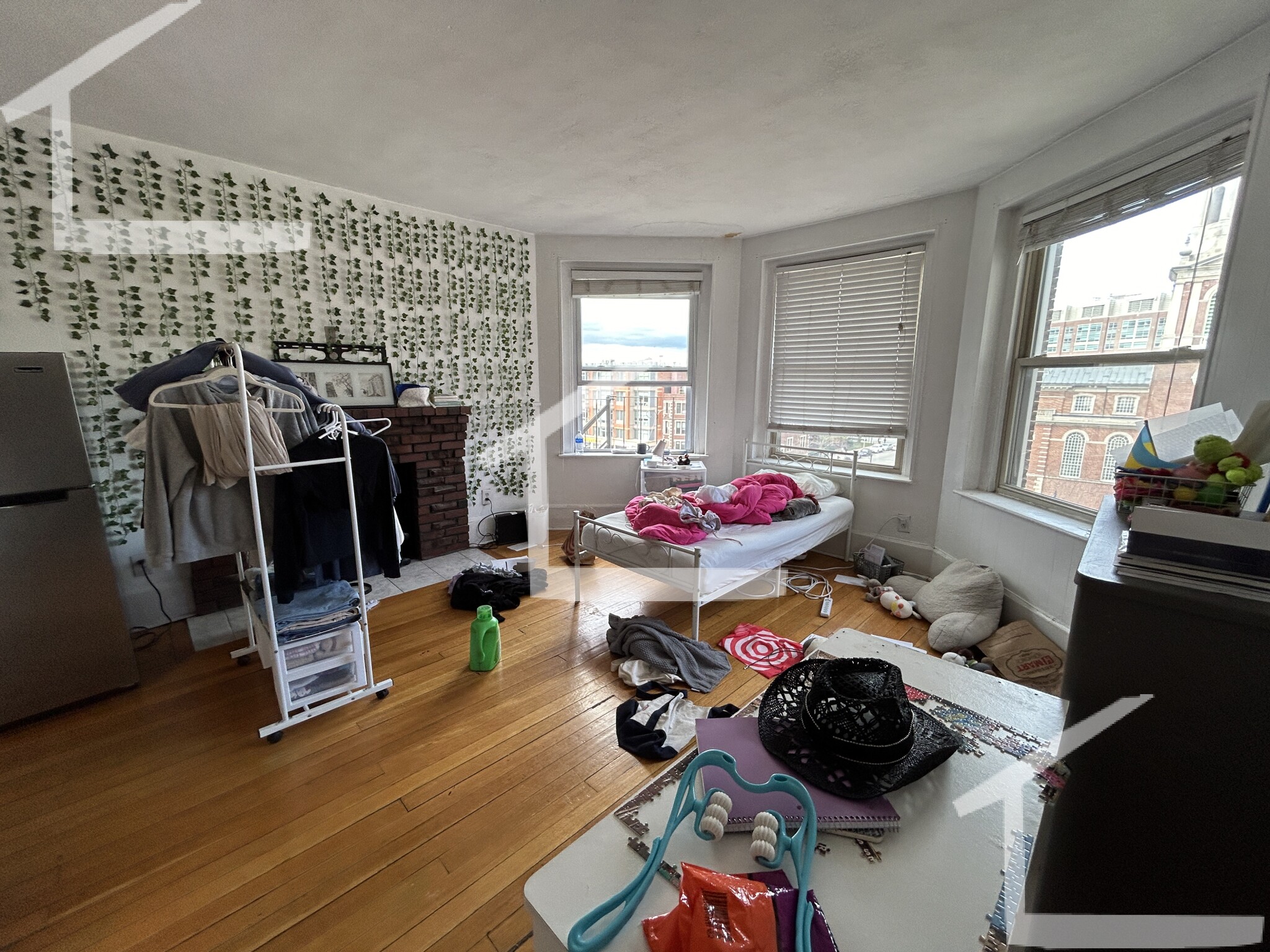 879 Beacon St, Fenway