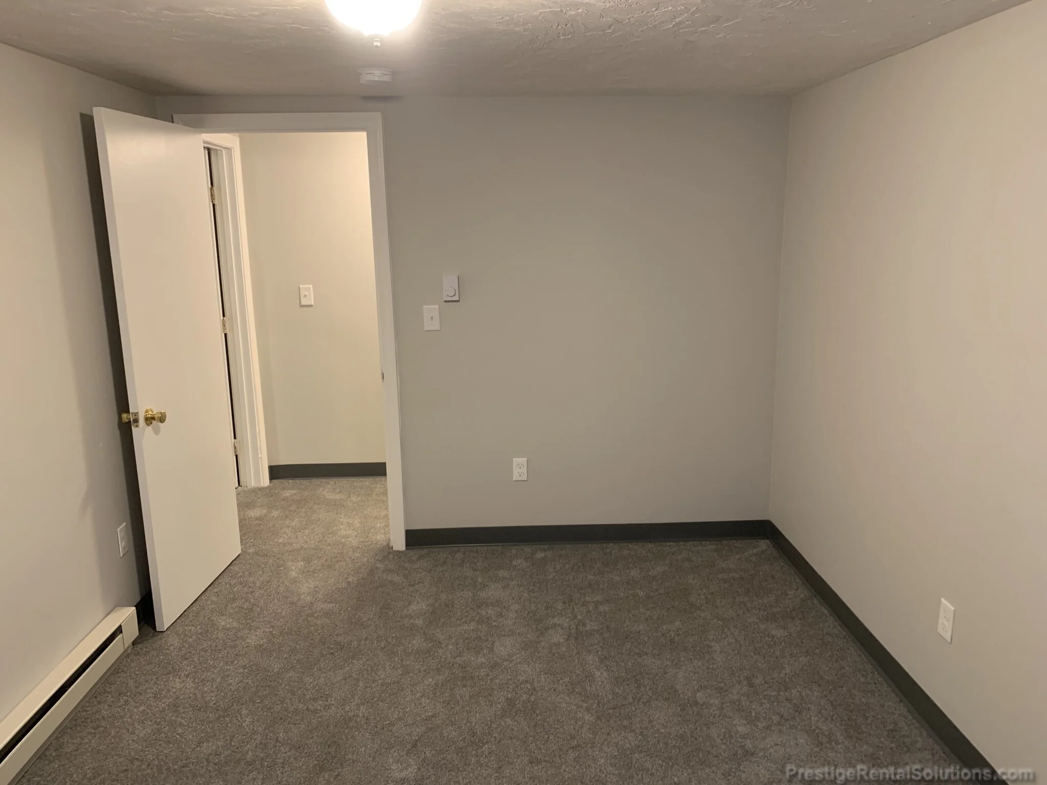 11 Willow St, Fitchburg