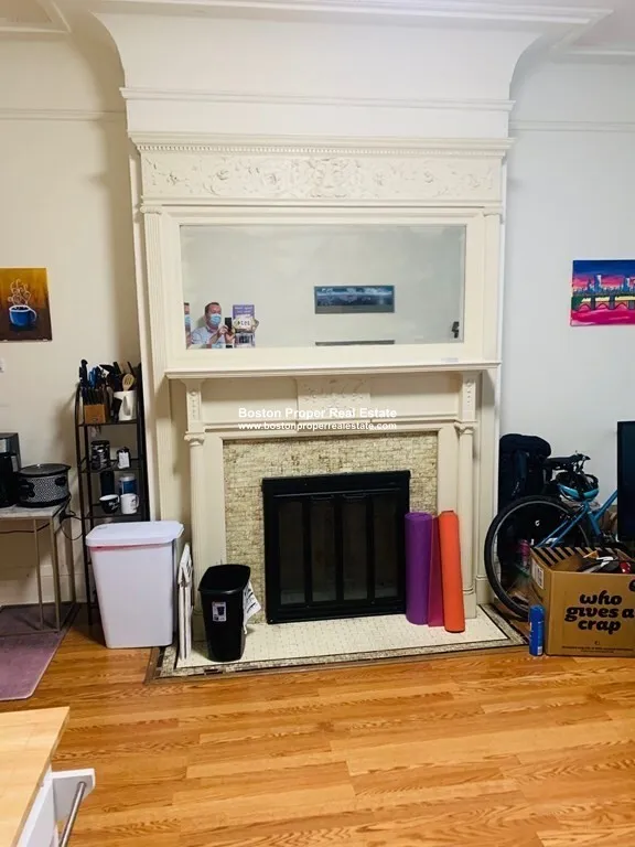 27 Bay State Rd, Fenway