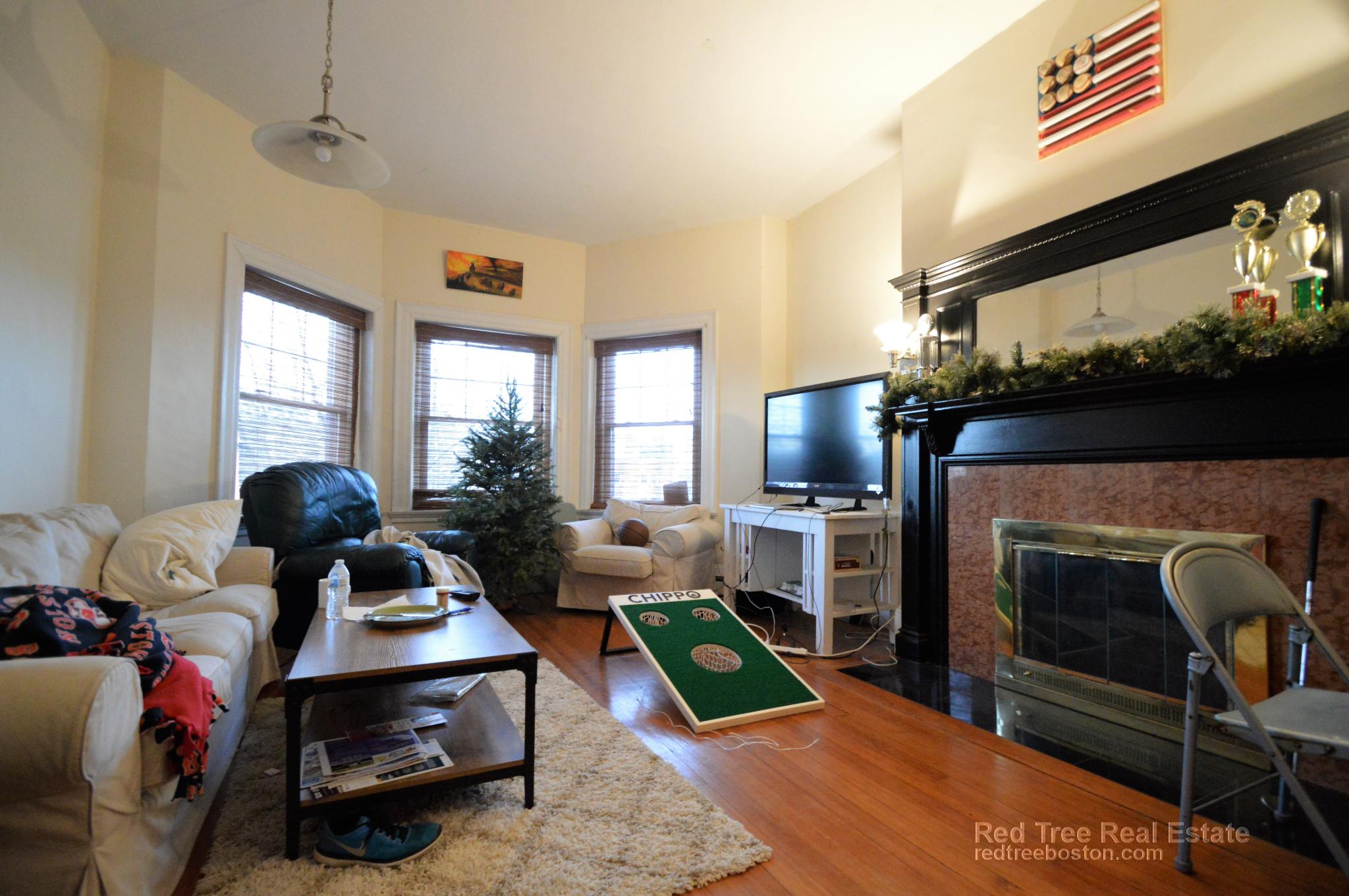 1689 Beacon St, Aspinwall Hill