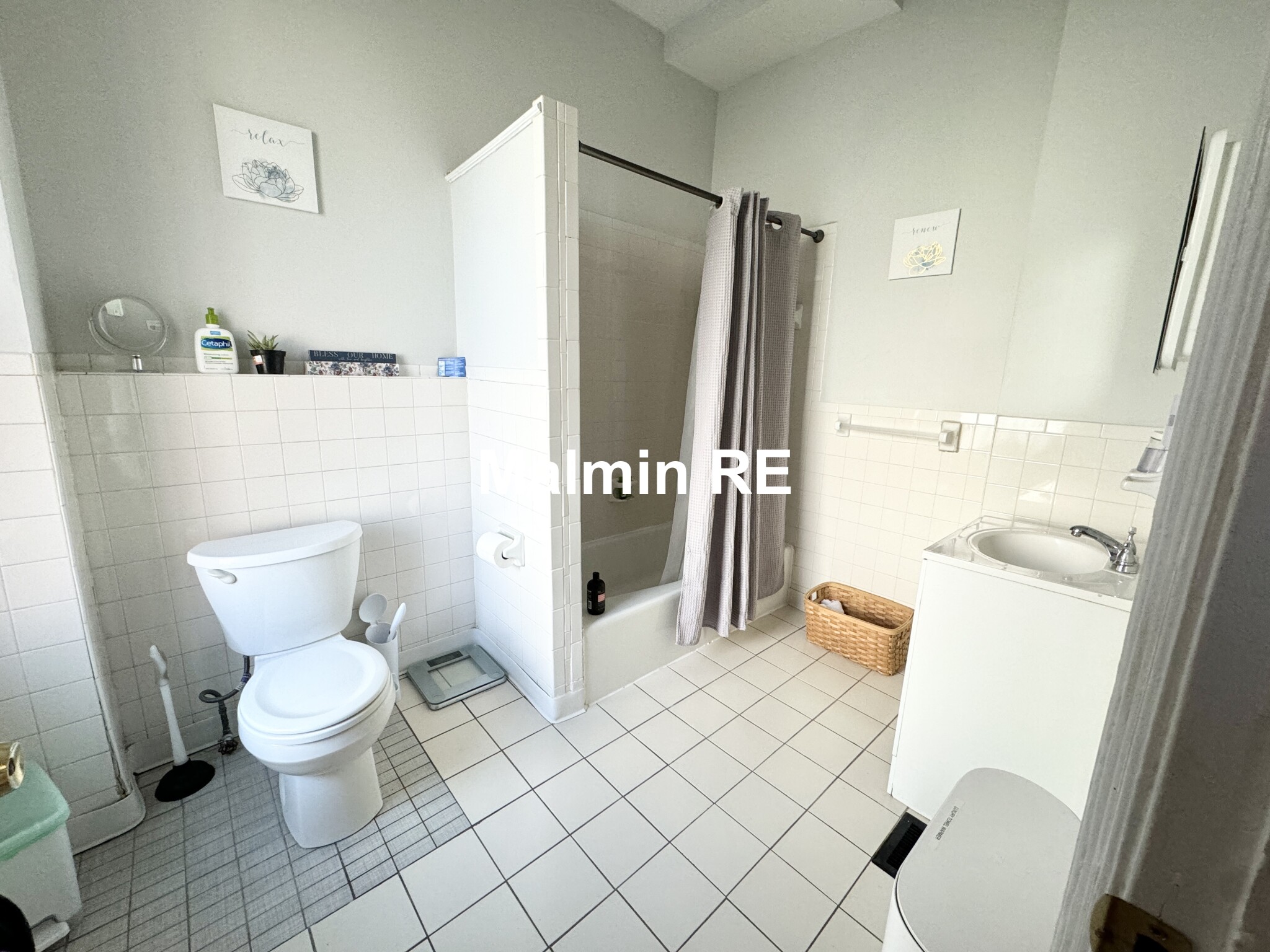 94 Mount Pleasant Ave, Roxbury