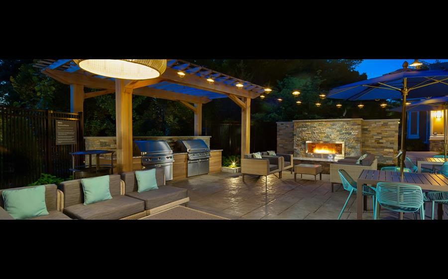 1449 Main St, West End