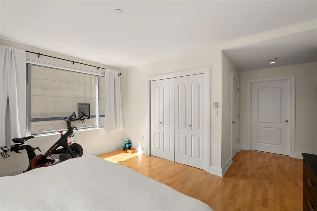 1 Huntington Ave, Back Bay