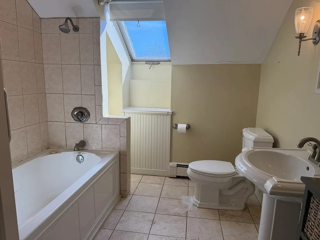 9 Charles St, Newburyport