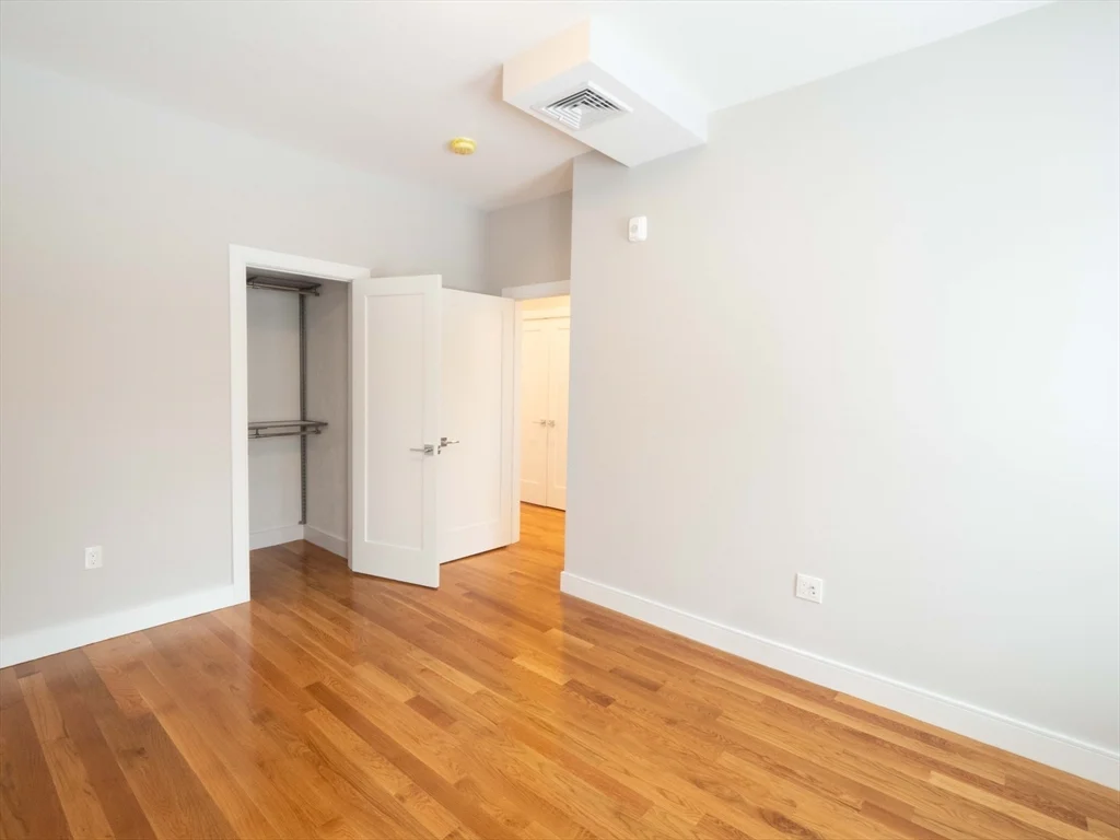 142 Coolidge St, Coolidge Corner