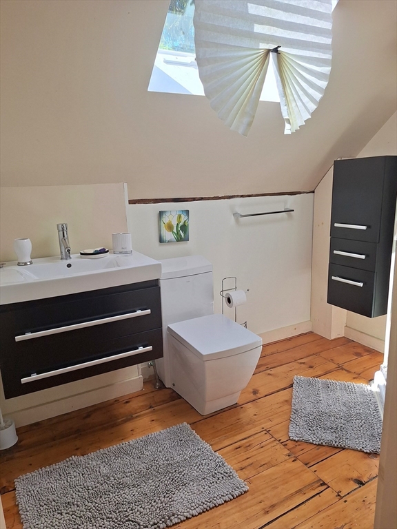 6 Winthrop St, Essex