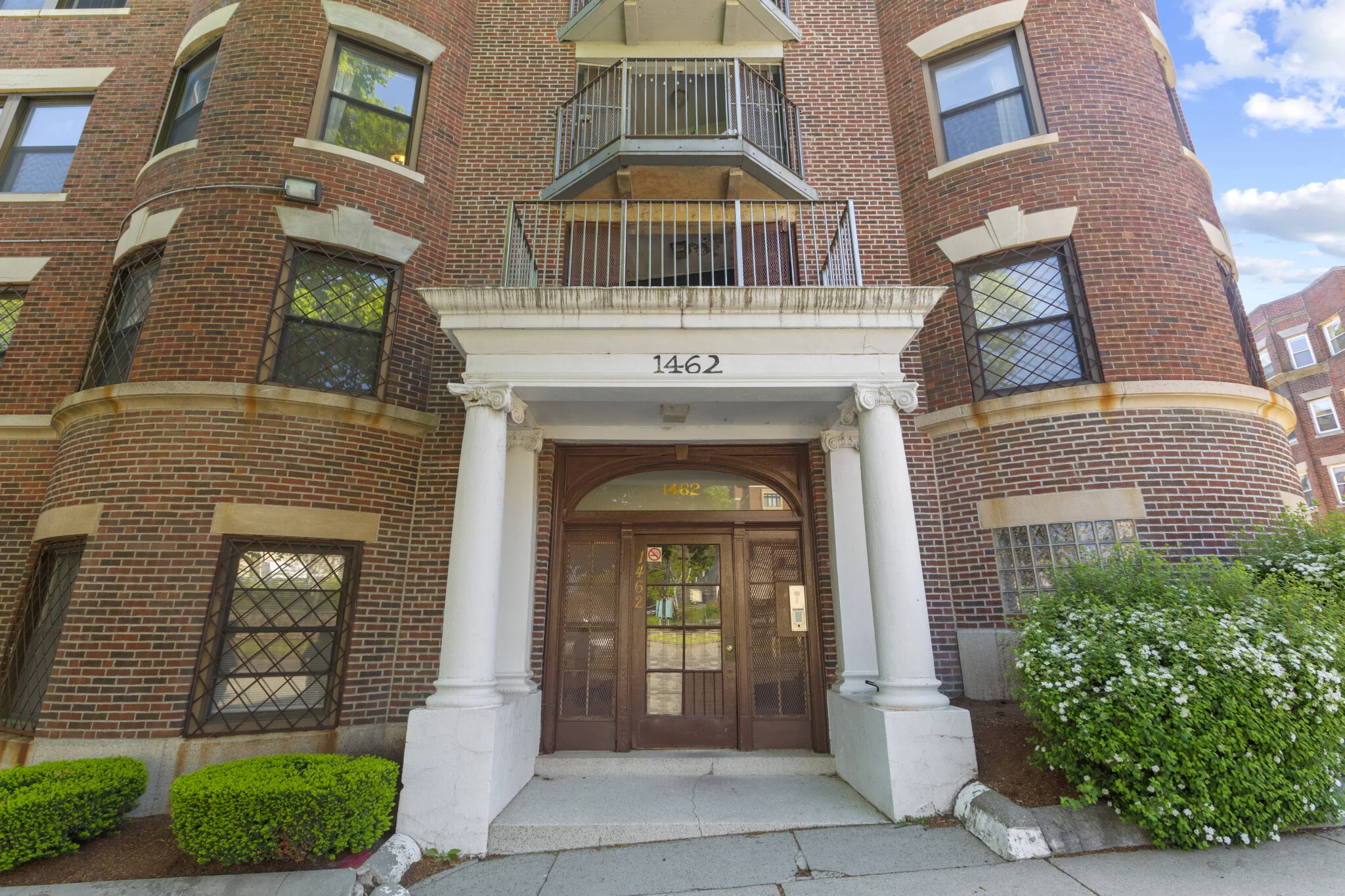 1462 Commonwealth Ave, Brighton