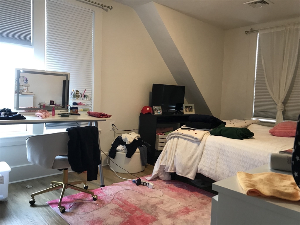 79 Cushing St, South Side