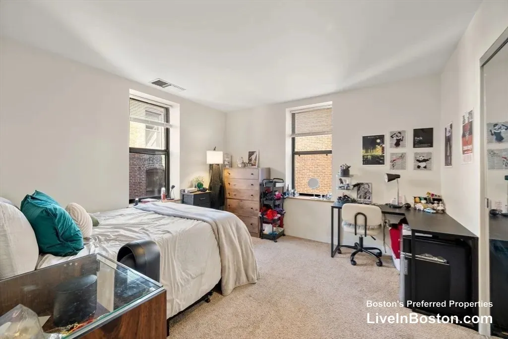 95 Gainsborough St, Fenway