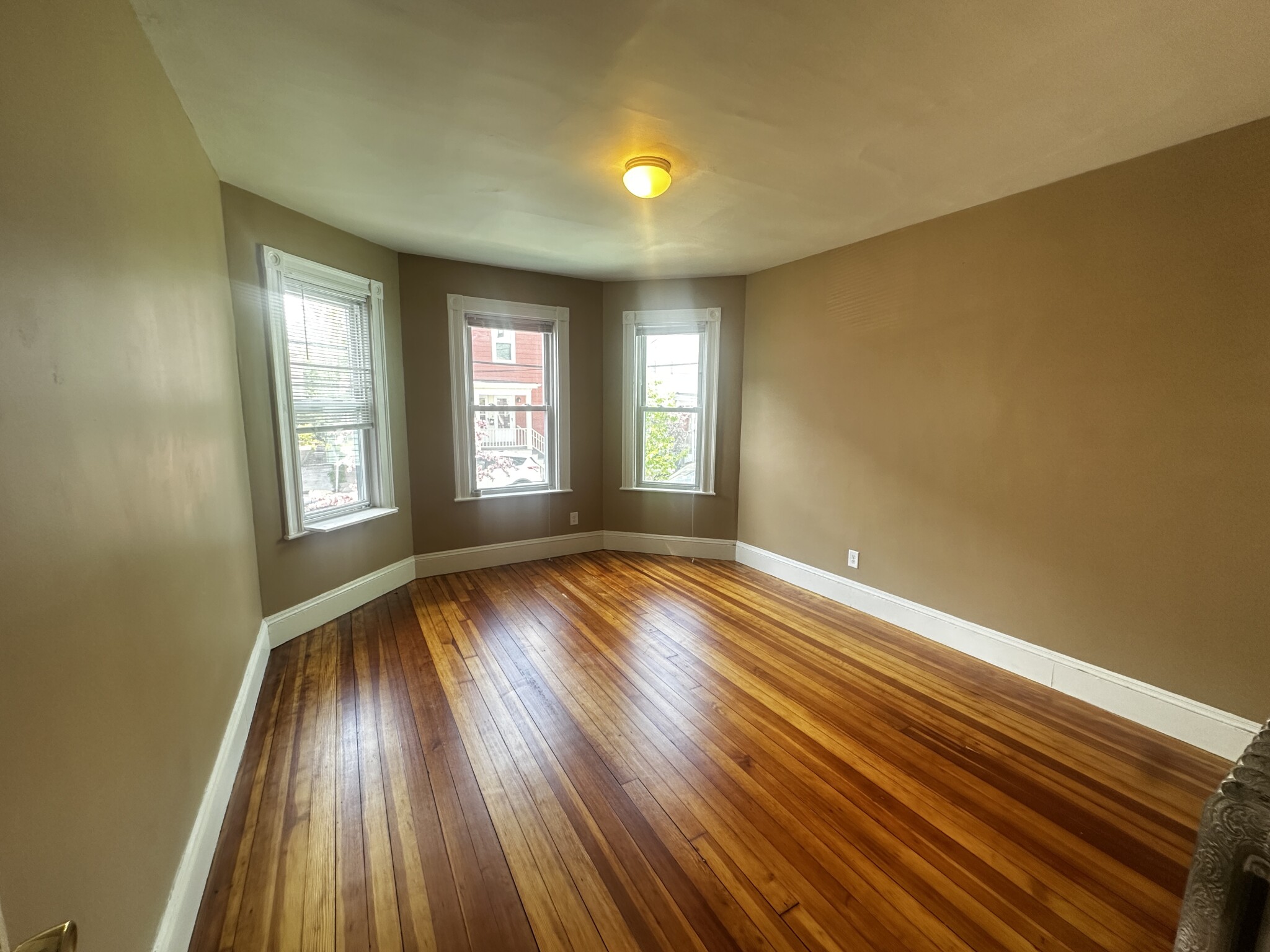 42 Calvin St, Ward Two