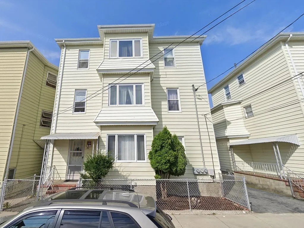 95 Flint St, Fall River
