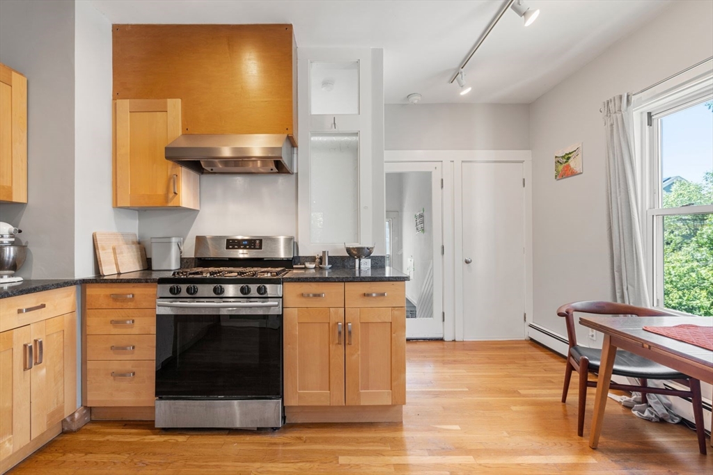 20 Glenwood Ave, Cambridgeport