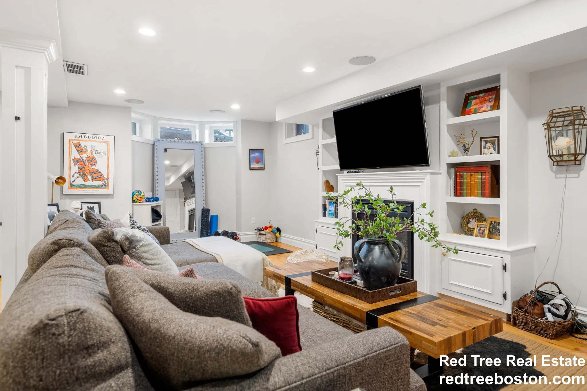 687 East 6th St, South Boston