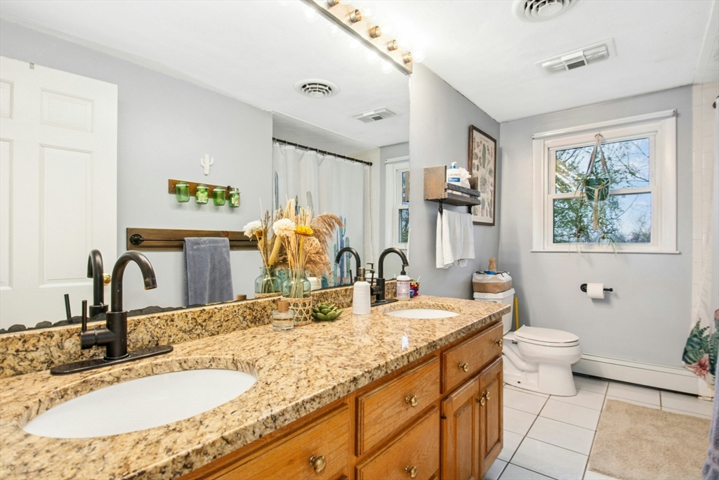 67 S Oxford Rd, Millbury