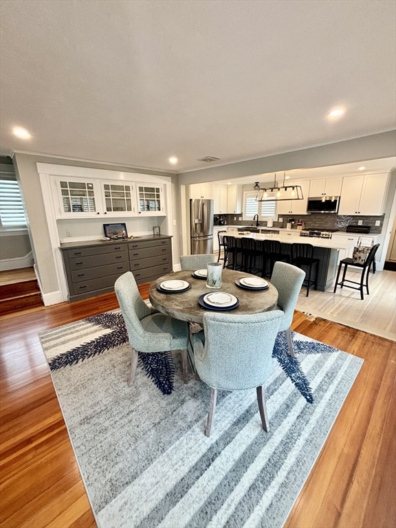 86 Manomet Ave, Hull