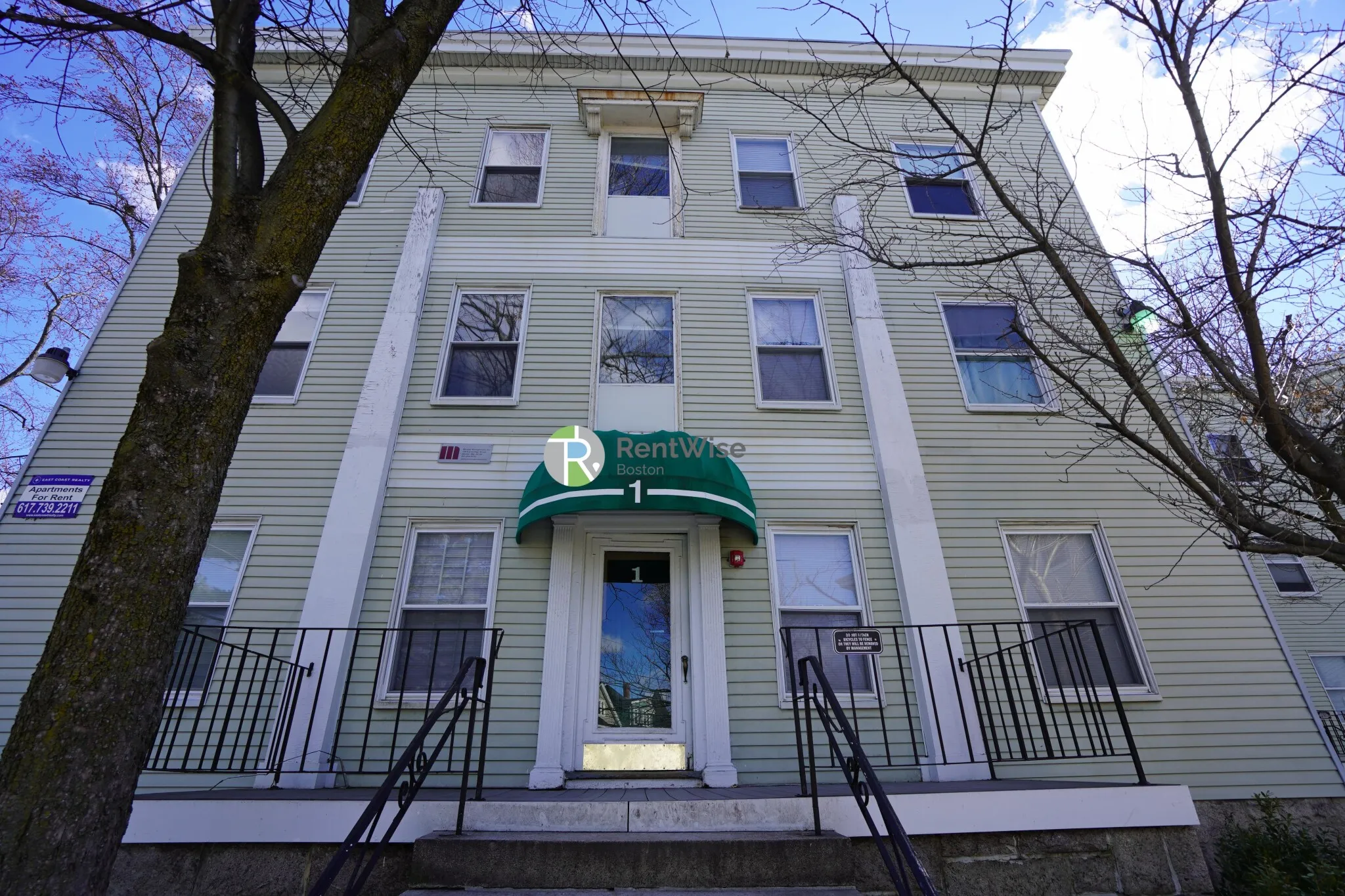 1 Ashford Ct, Allston