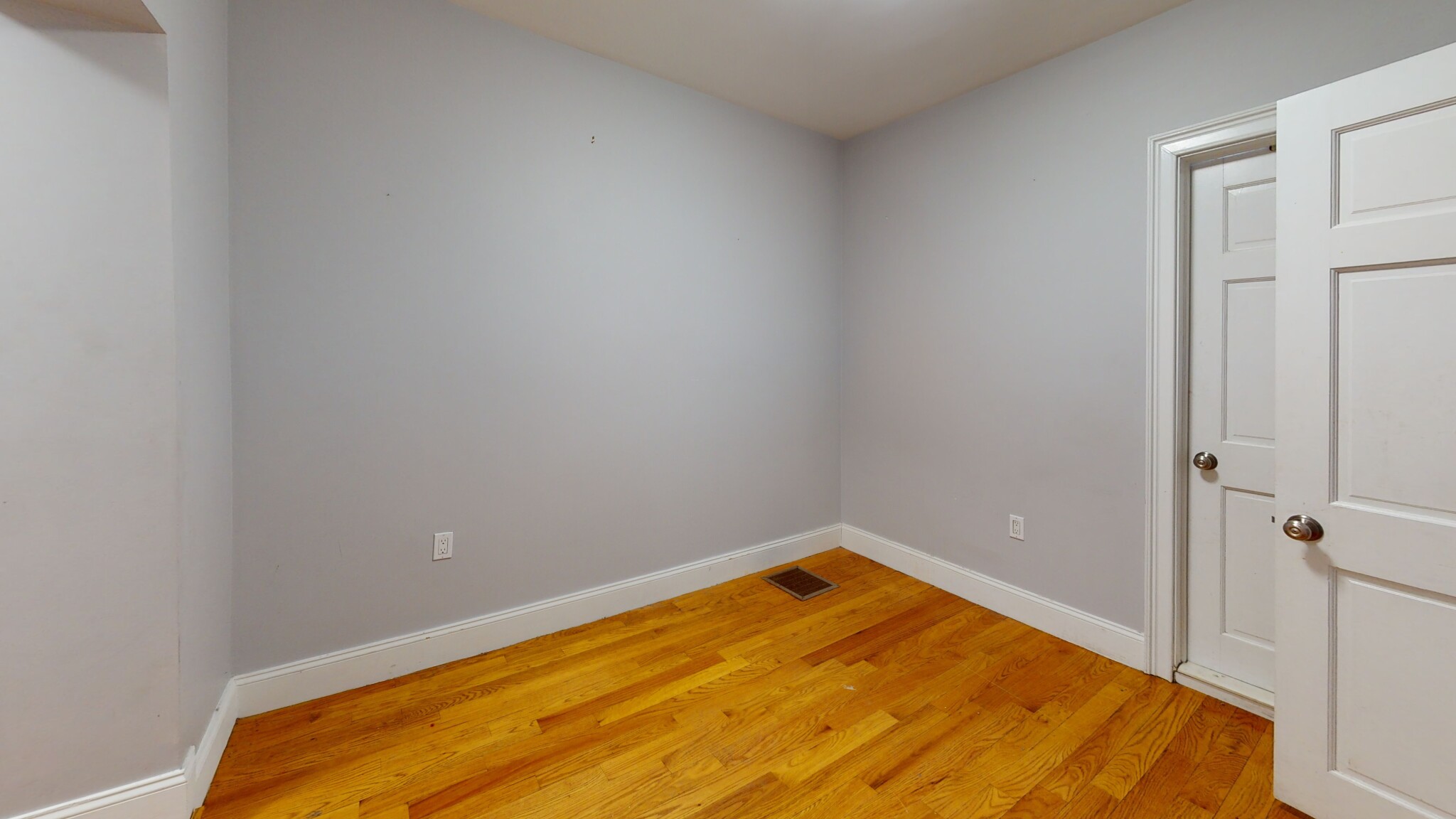 9 Chesterton St, Roxbury