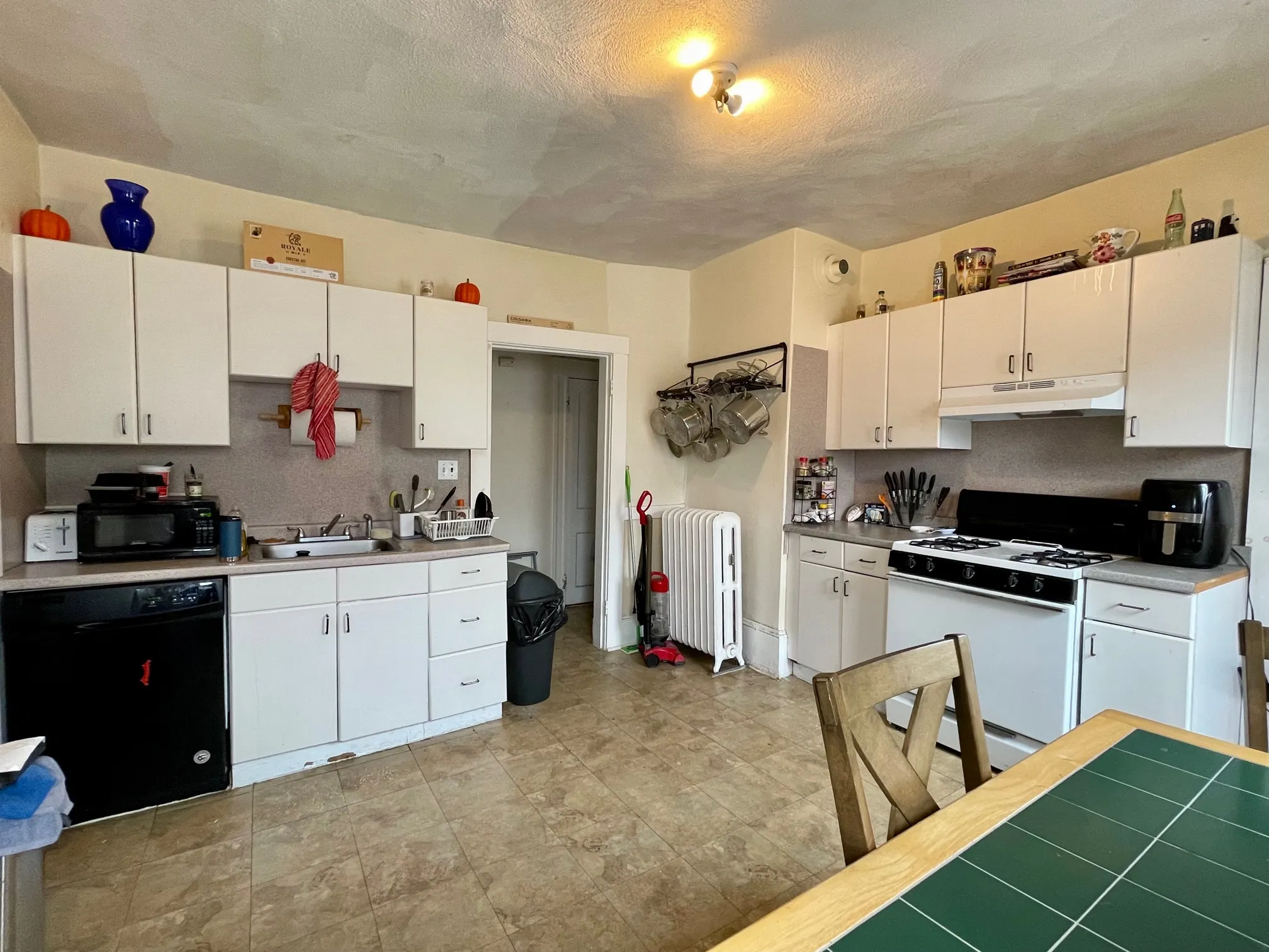 97 Kilsyth Rd, Brighton