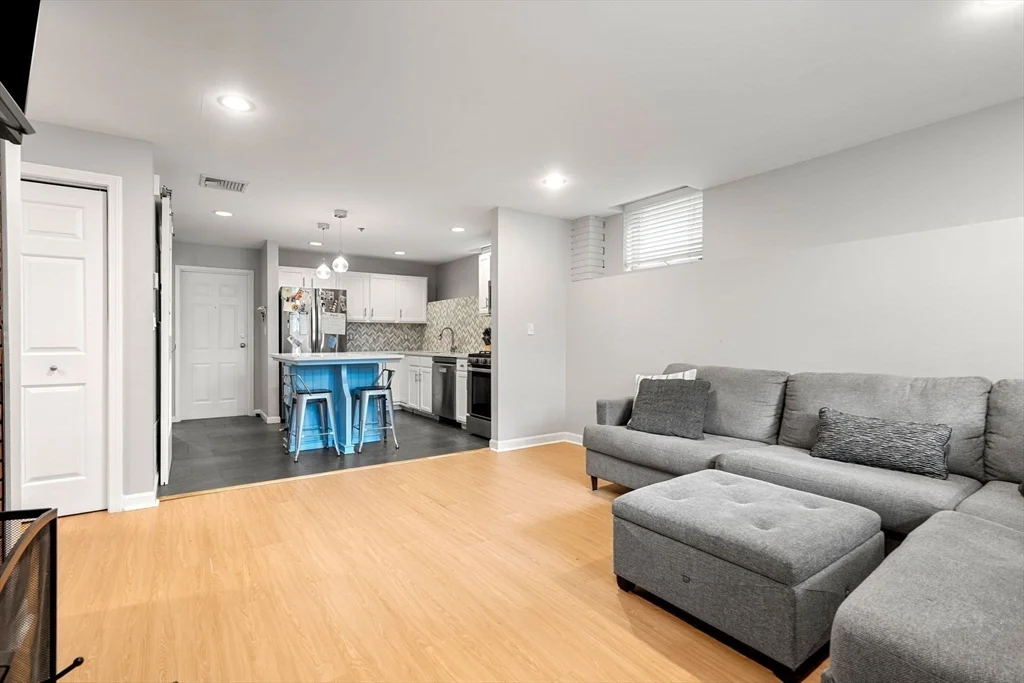 2277 Massachussetts Ave, Porter Square