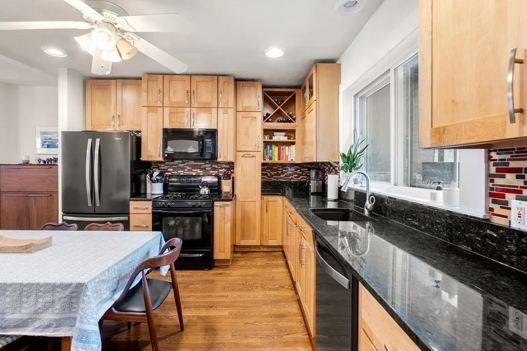 256 E St, South Boston