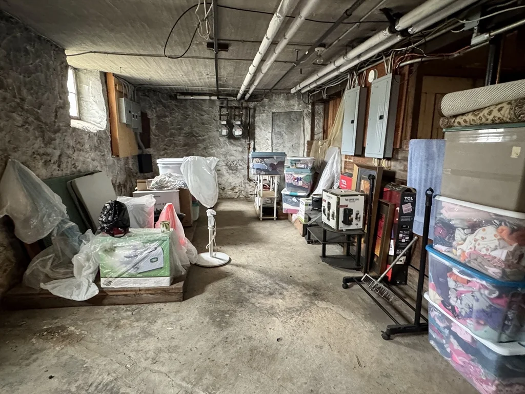 108 Redlands Rd, West Roxbury