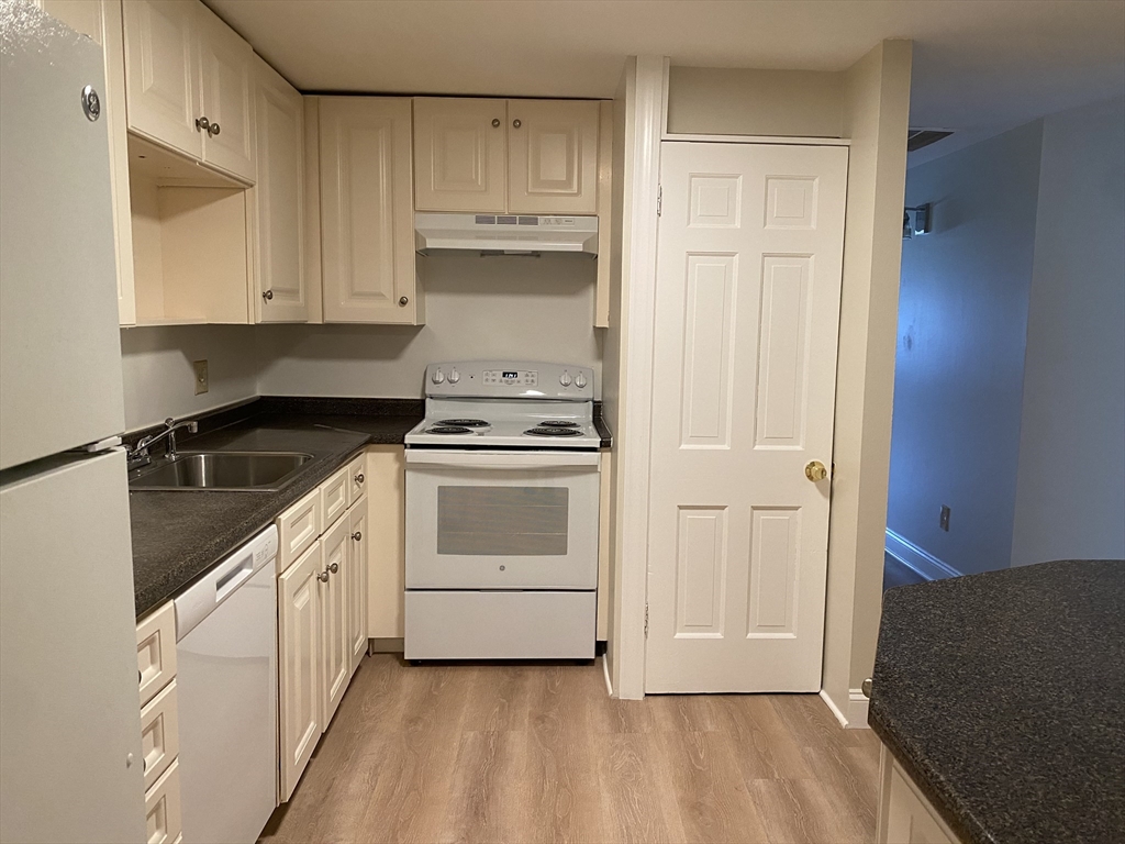 221 Oak St, Montello