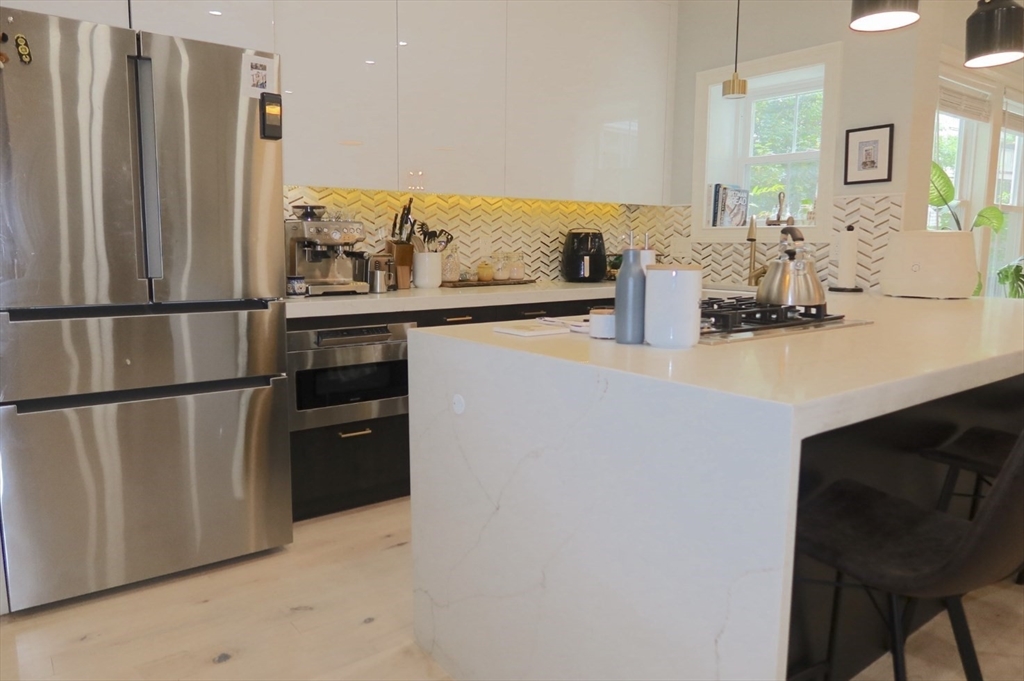 94 Bunker Hill, Charlestown