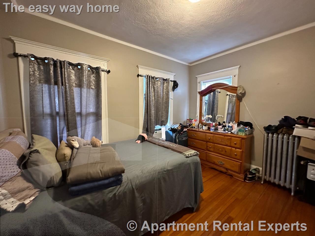 19 Stanley Ave, Tufts