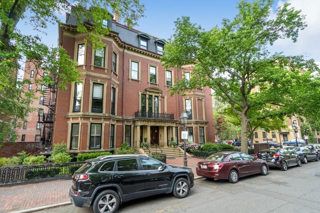 163 Marlborough St, Back Bay