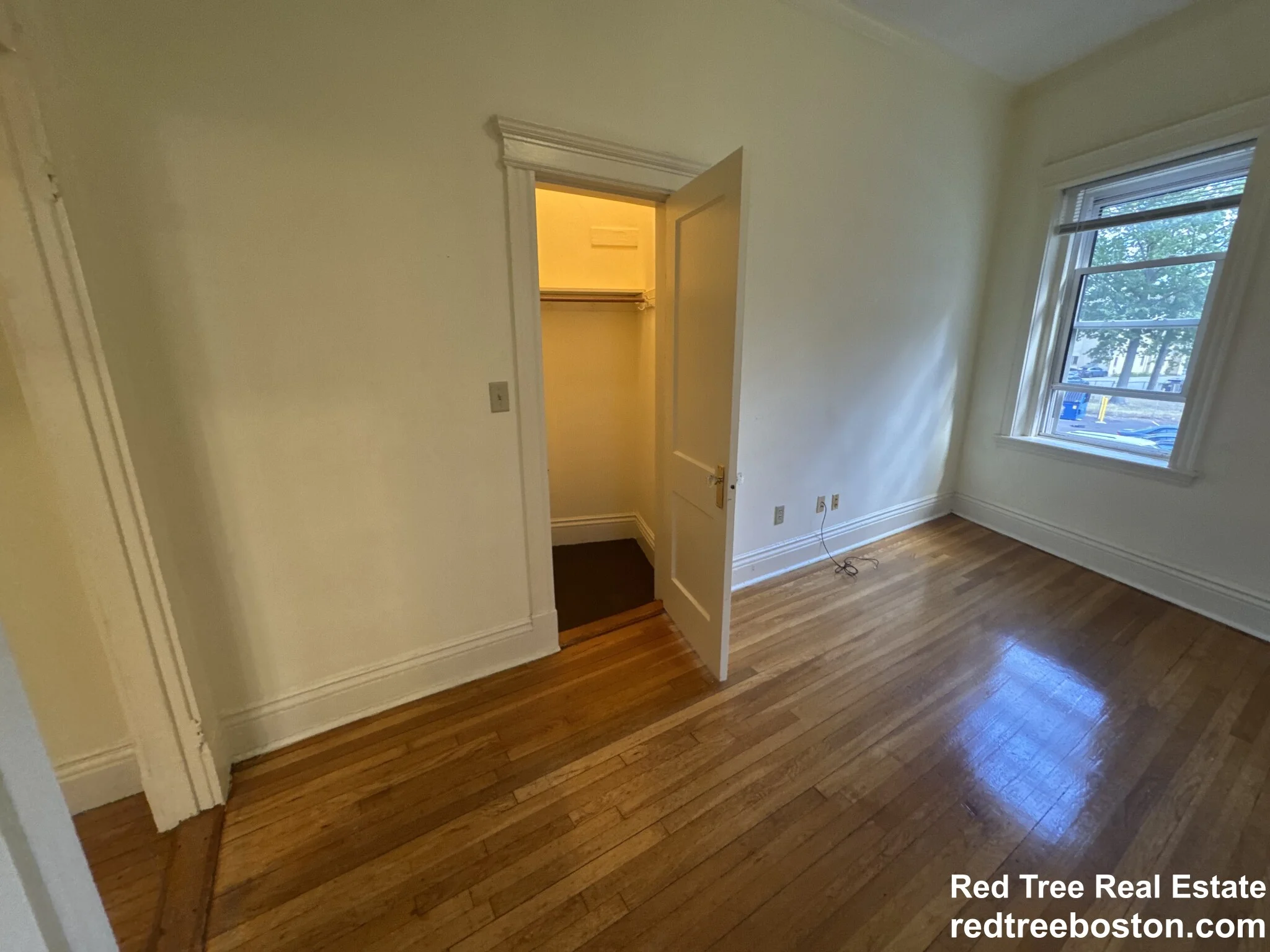 106 Queensberry St, Fenway