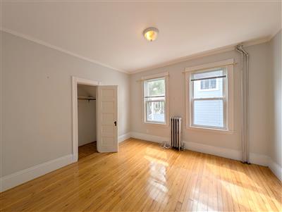 13 Farragut Ave, West Somerville