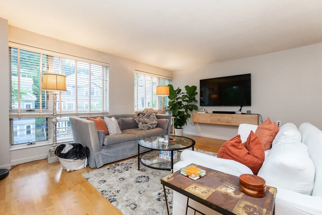 66 Winchester St, Coolidge Corner
