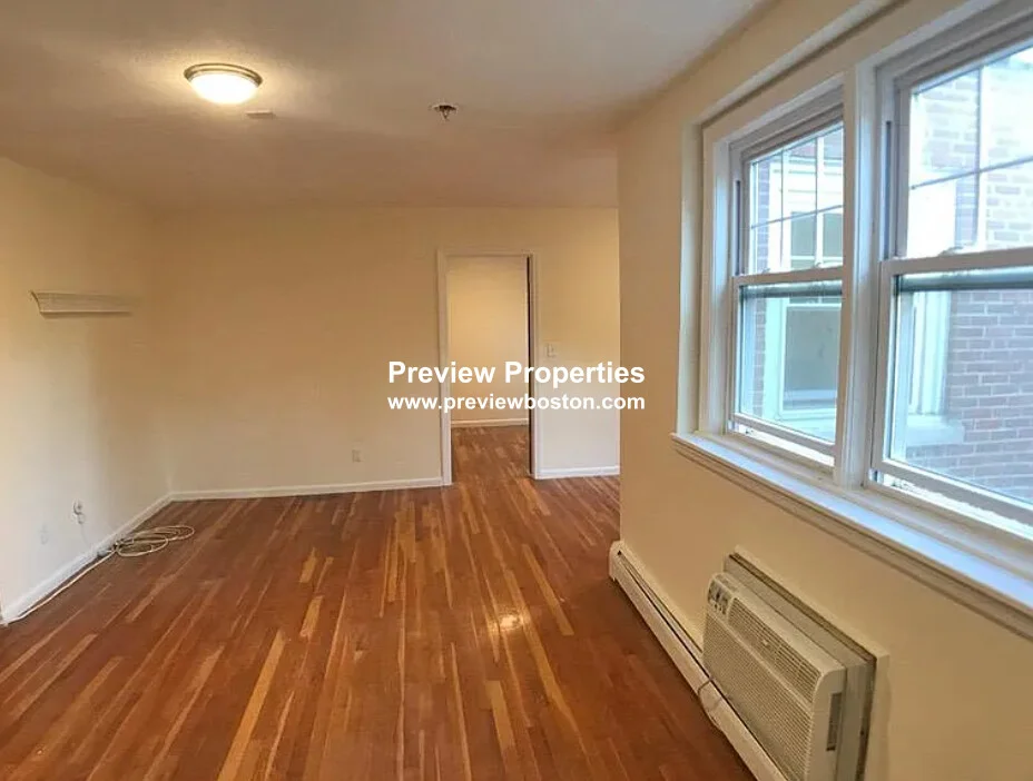 2018 Commonwealth Ave, Brighton