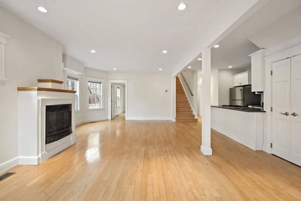 2536 Massachusetts Ave, North Cambridge