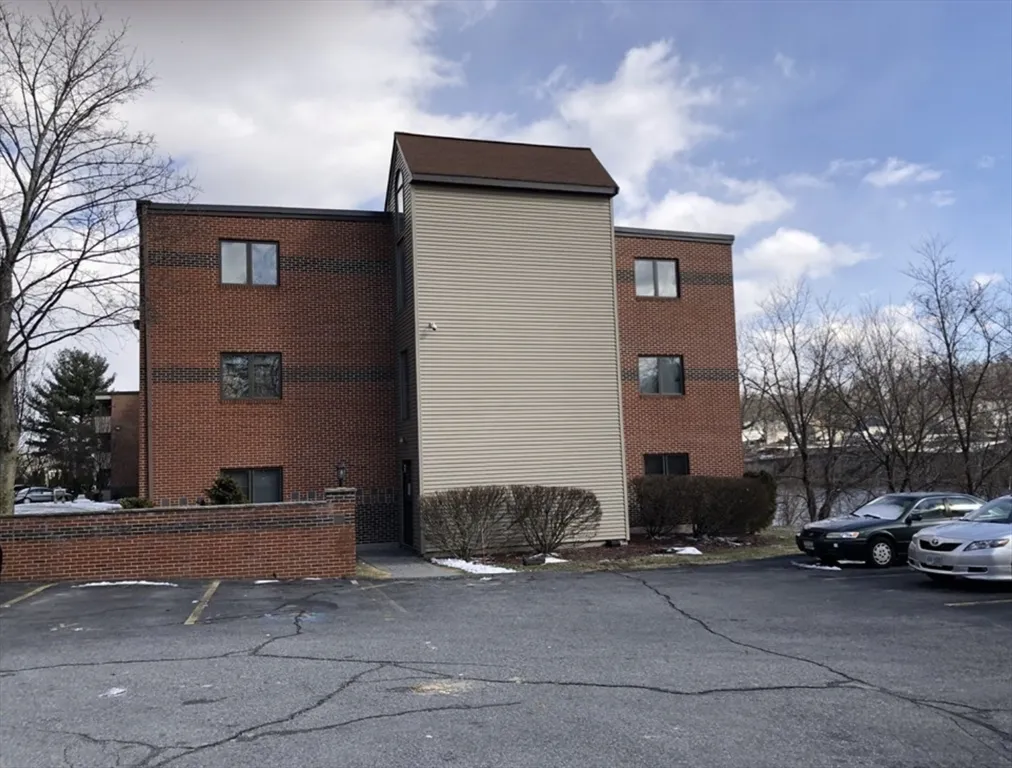 333 First Street Boulevard, Centralville