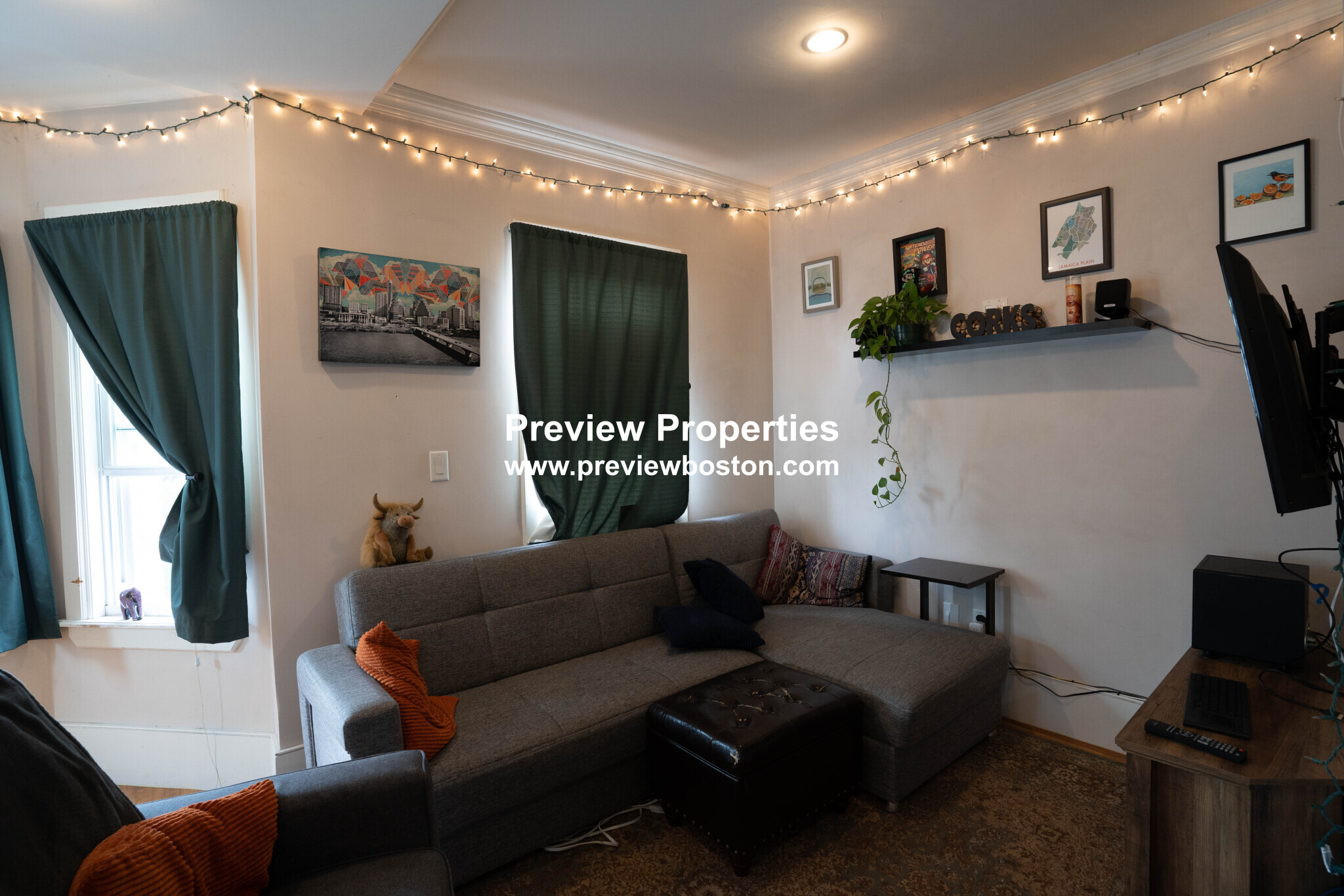 66 Mozart St, Jamaica Plain