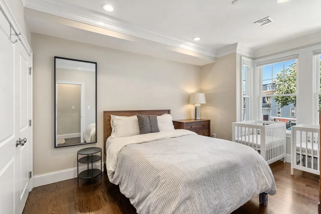 3 Monmouth St, East Boston