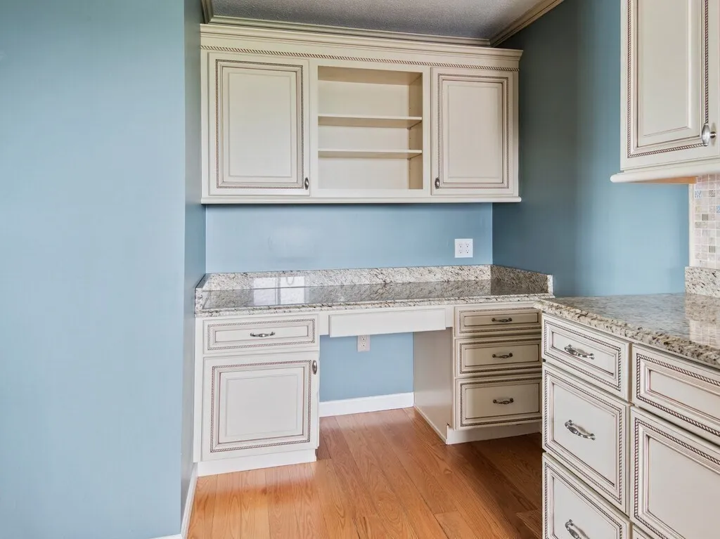 65 Lake Ave, Worcester